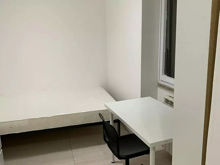 Immagine 6 di Camera in affitto  in Via Calpurnio Pisone a Roma