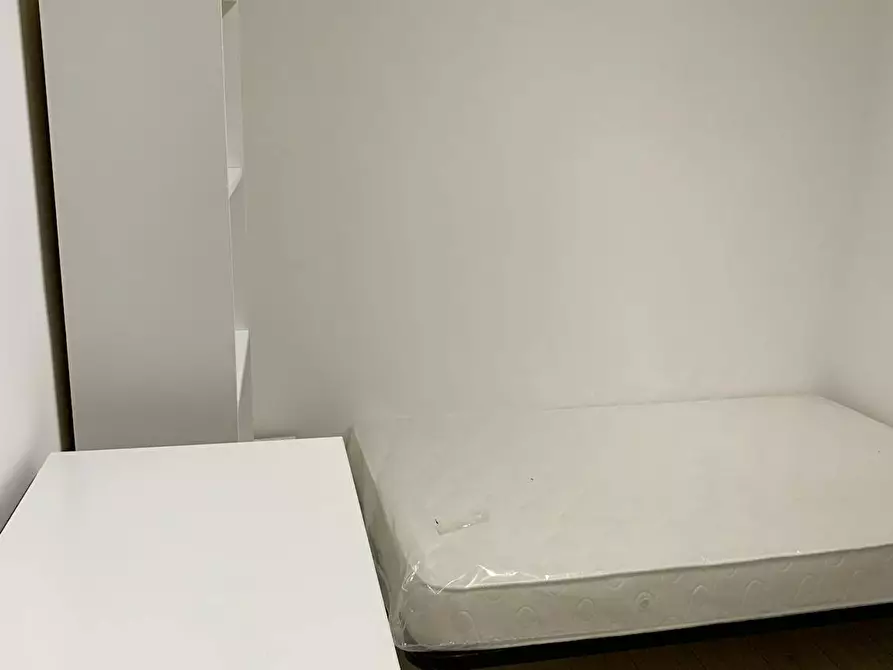 Immagine 2 di Camera in affitto  in Via Calpurnio Pisone a Roma