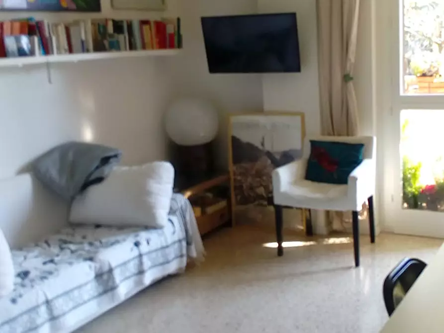 Immagine 1 di Camera in affitto  in Via degli Anemoni a Milano