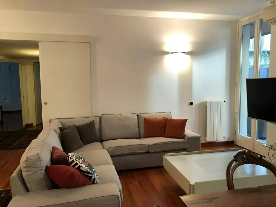 Immagine 5 di Appartamento in affitto  in Corso San Gottardo a Milano