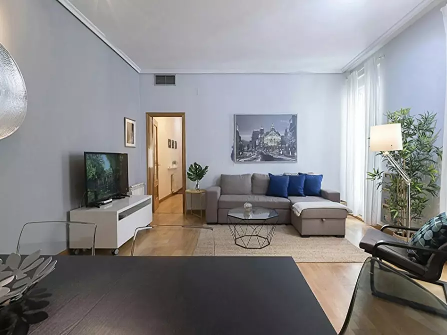 Immagine 6 di Appartamento in affitto  in Calle del Prado a Madrid