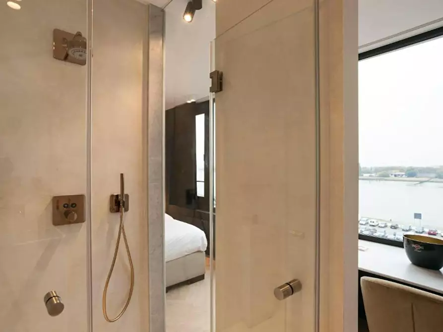 Immagine 4 di Appartamento in affitto  in Sint-Michielskaai a Antwerpen