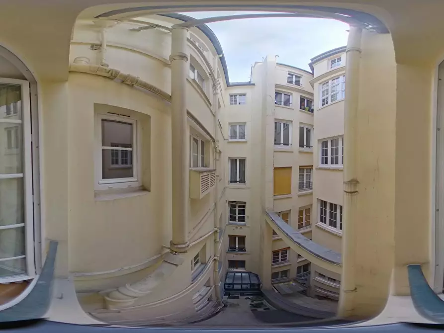 Immagine 5 di Appartamento in affitto  in Rue Saint-Honoré a Paris