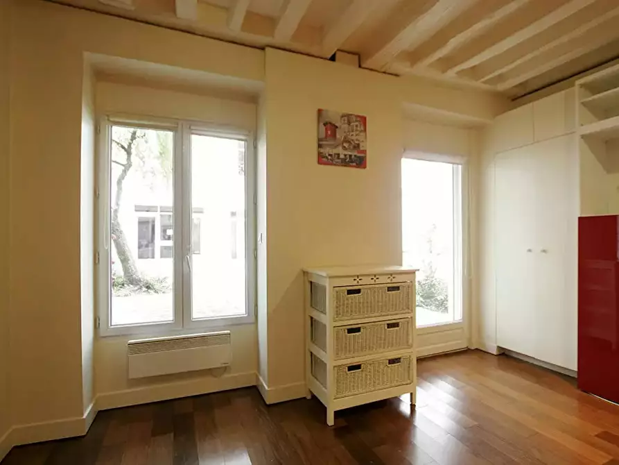 Immagine 10 di Appartamento in affitto  in Rue de Picardie a Paris 03