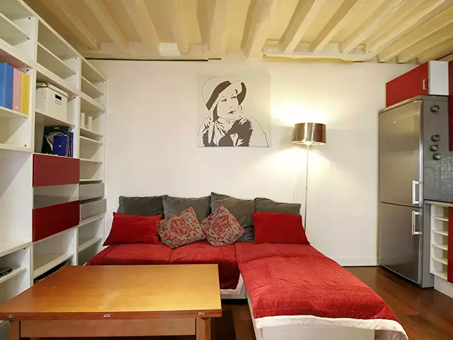 Immagine 2 di Appartamento in affitto  in Rue de Picardie a Paris 03