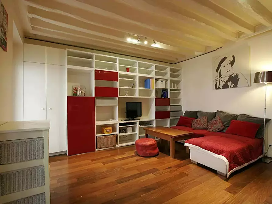 Immagine 4 di Appartamento in affitto  in Rue de Picardie a Paris 03