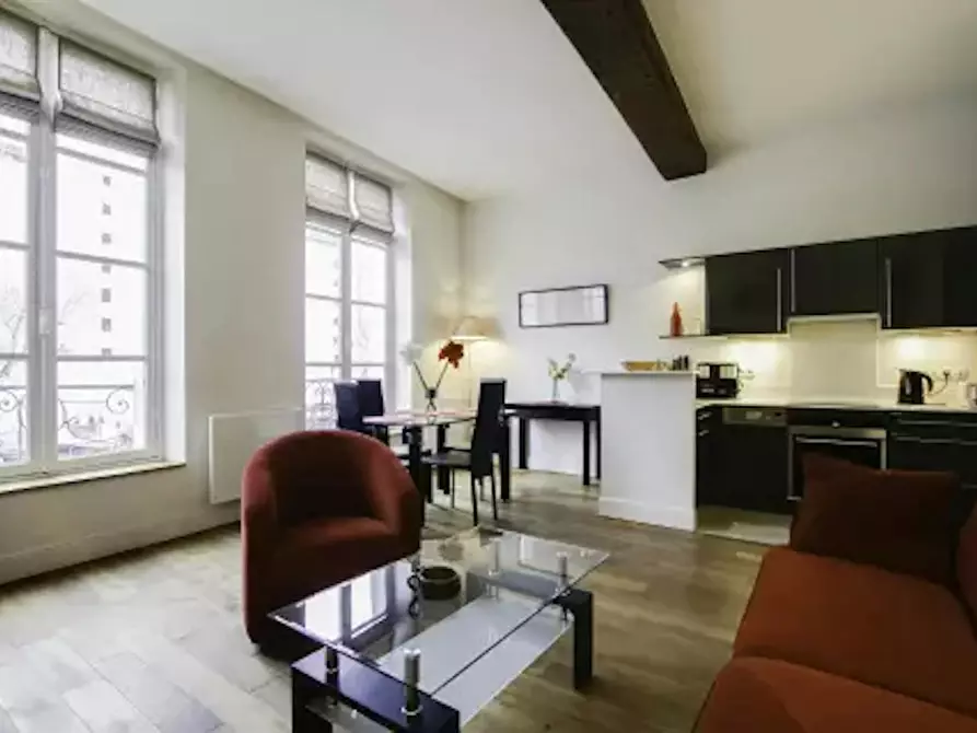 Immagine 7 di Appartamento in affitto  in Rue du Dragon a Paris 06