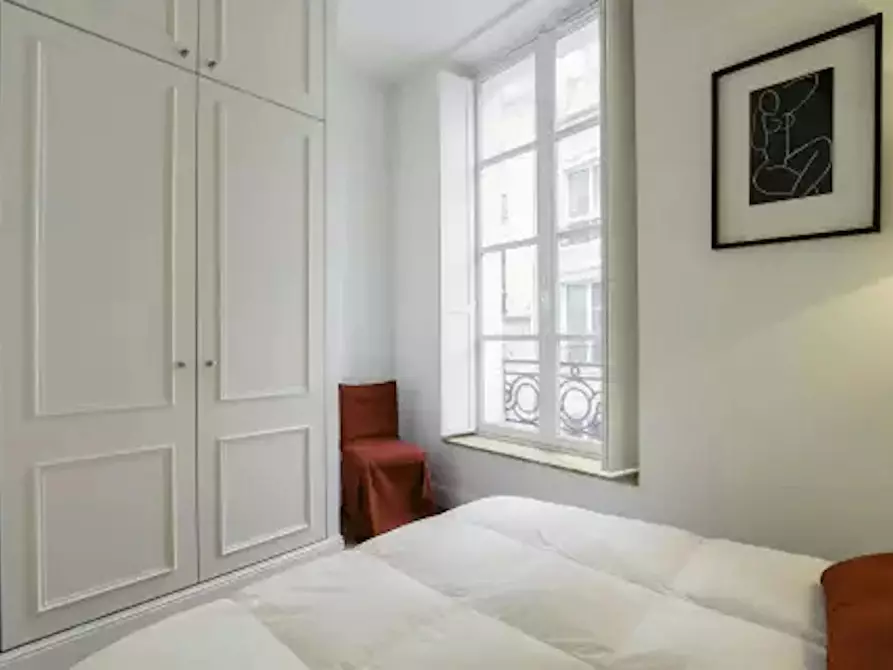 Immagine 10 di Appartamento in affitto  in Rue du Dragon a Paris 06