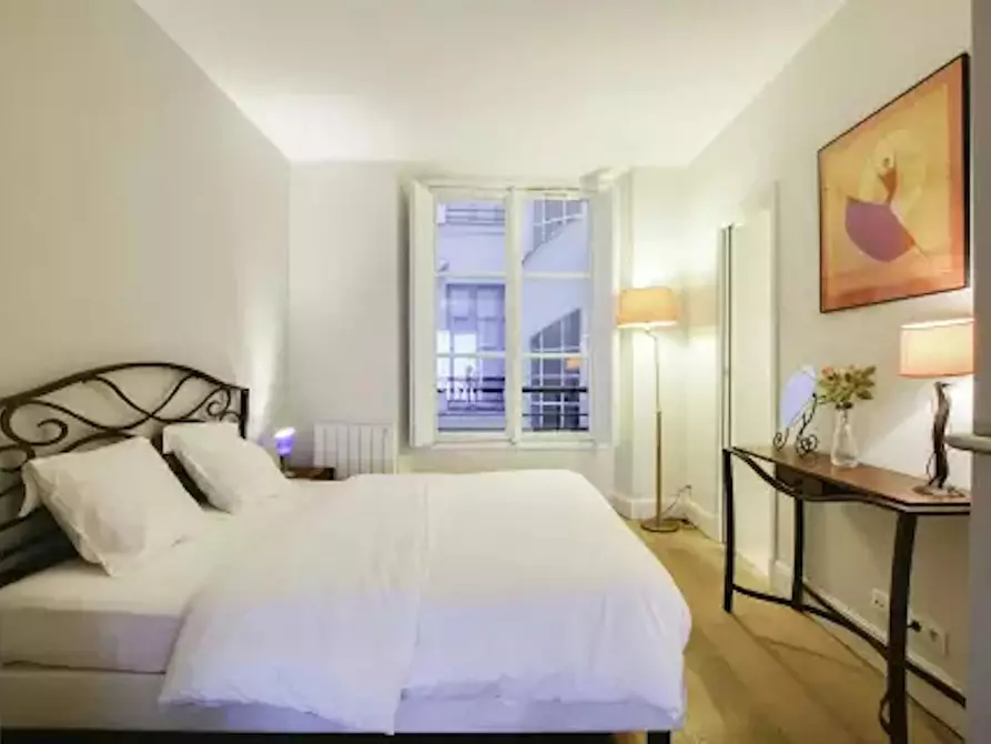 Immagine 10 di Appartamento in affitto  in Rue du Dragon a Paris 06