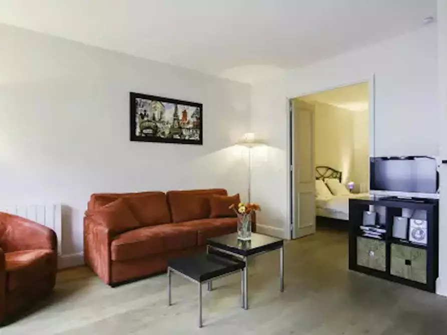 Immagine 2 di Appartamento in affitto  in Rue du Dragon a Paris 06