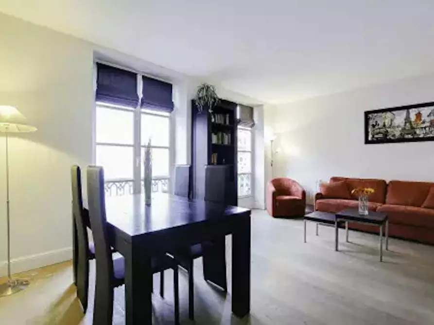 Immagine 8 di Appartamento in affitto  in Rue du Dragon a Paris 06