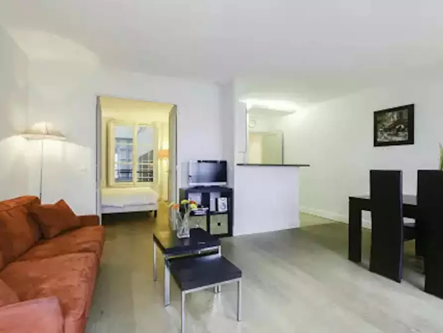 Immagine 6 di Appartamento in affitto  in Rue du Dragon a Paris 06