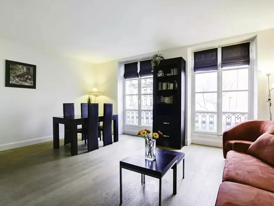 Immagine 5 di Appartamento in affitto  in Rue du Dragon a Paris 06