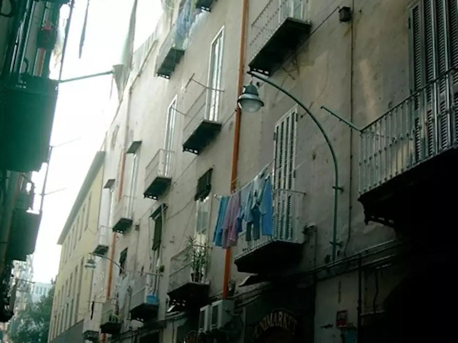 Immagine 9 di Camera in affitto  in Via Donnalbina a Napoli
