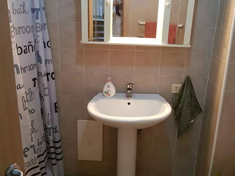 Immagine 5 di Camera in affitto  in Via Donnalbina a Napoli