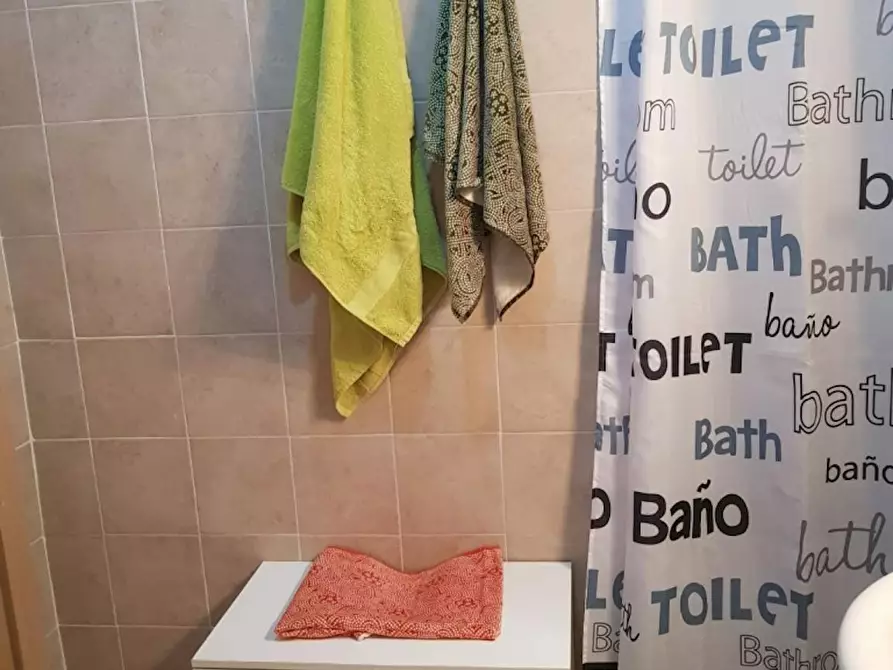 Immagine 6 di Camera in affitto  in Via Donnalbina a Napoli