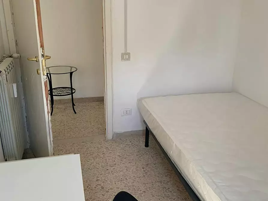 Immagine 2 di Camera in affitto  in Viale dell'Umanesimo a Roma