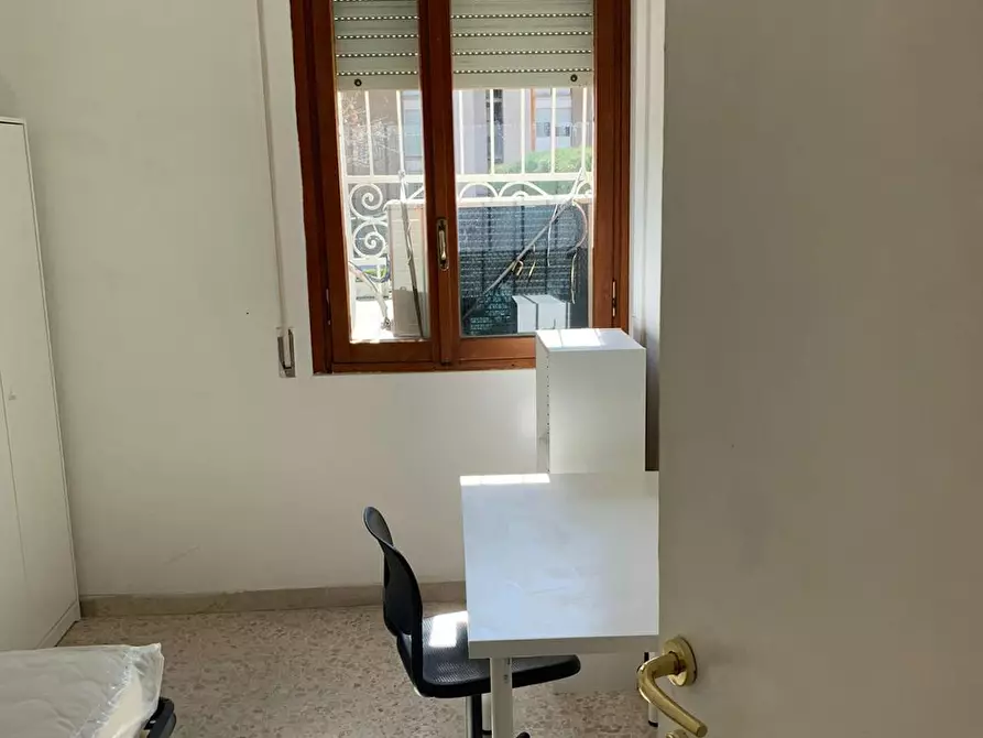 Immagine 1 di Camera in affitto  in Viale dell'Umanesimo a Roma