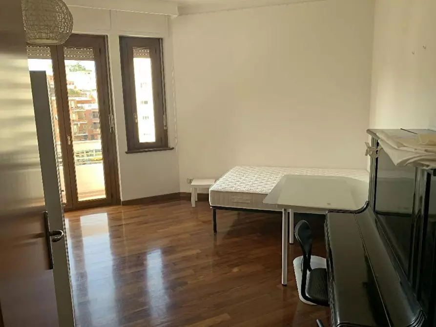 Immagine 5 di Camera in affitto  in Via Tripoli a Roma