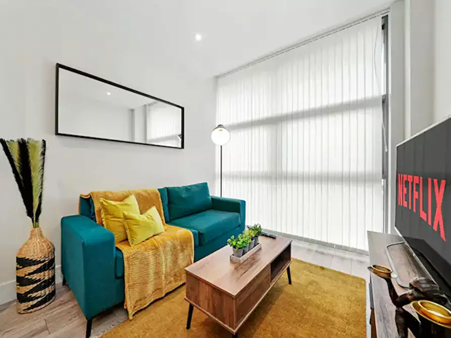 Immagine 2 di Appartamento in affitto  in Farnham Road a Colnbrook with Poyle