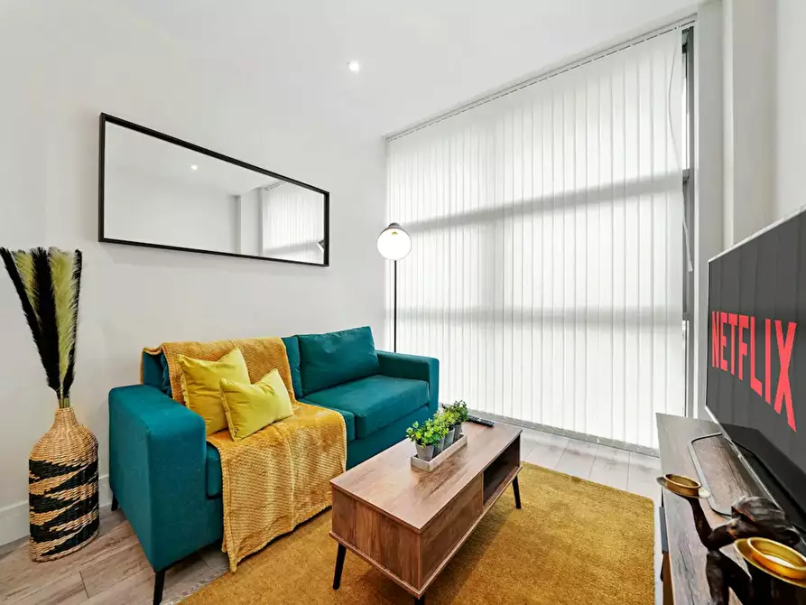 Immagine 6 di Appartamento in affitto  in Farnham Road a Colnbrook with Poyle