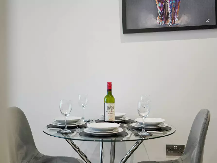 Immagine 3 di Appartamento in affitto  in Farnham Road a Colnbrook with Poyle