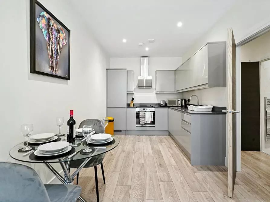 Immagine 5 di Appartamento in affitto  in Farnham Road a Colnbrook with Poyle