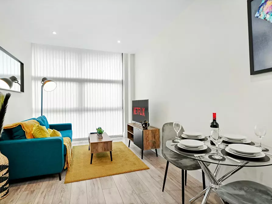 Immagine 9 di Appartamento in affitto  in Farnham Road a Colnbrook with Poyle