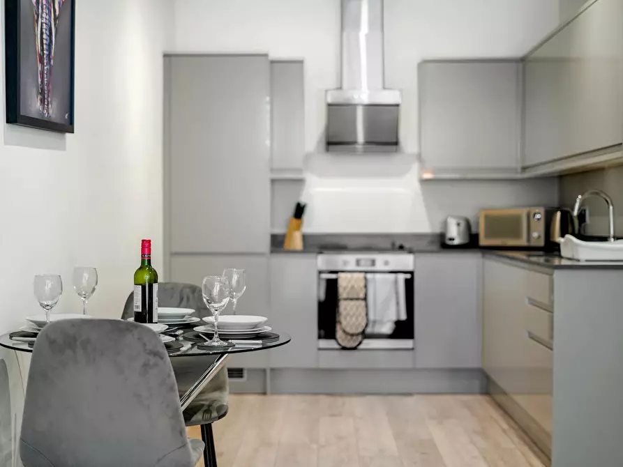 Immagine 10 di Appartamento in affitto  in Farnham Road a Colnbrook with Poyle