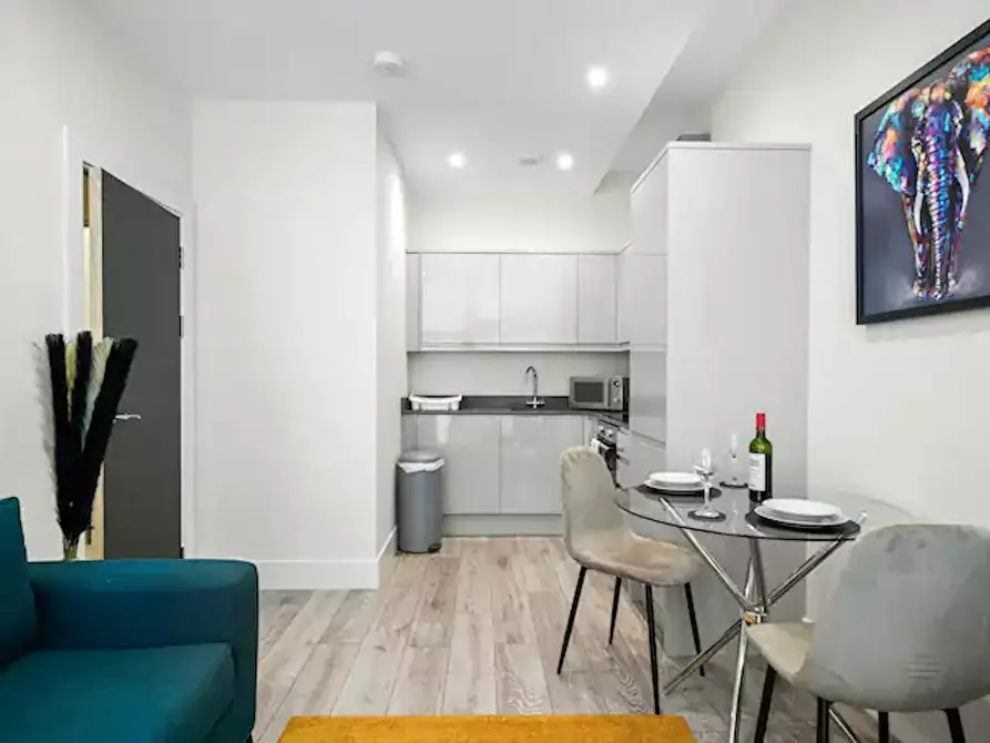 Immagine 7 di Appartamento in affitto  in Farnham Road a Colnbrook with Poyle
