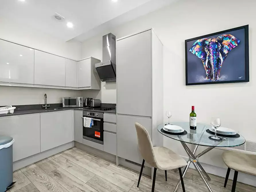 Immagine 6 di Appartamento in affitto  in Farnham Road a Colnbrook with Poyle