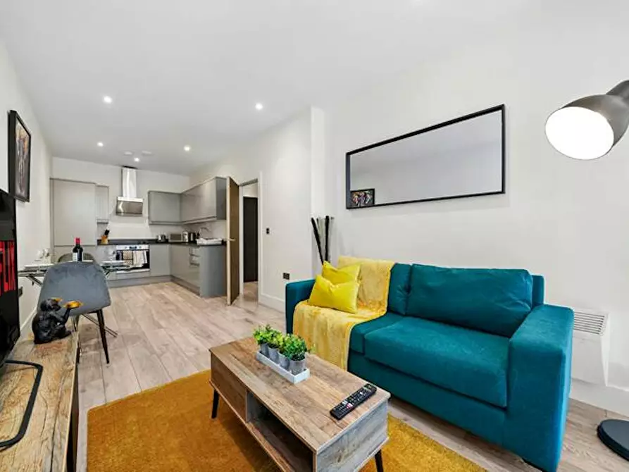 Immagine 7 di Appartamento in affitto  in Farnham Road a Colnbrook with Poyle