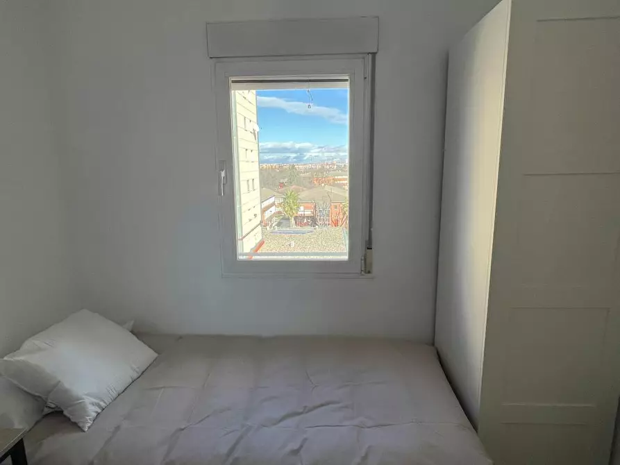 Immagine 6 di Camera in affitto  in Calle Camelias a Getafe