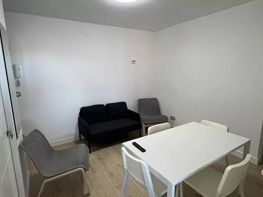 Immagine 5 di Camera in affitto  in Calle Camelias a Getafe