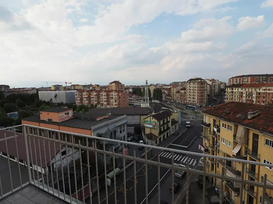 Immagine 8 di Camera in affitto  in Via Verolengo a Torino