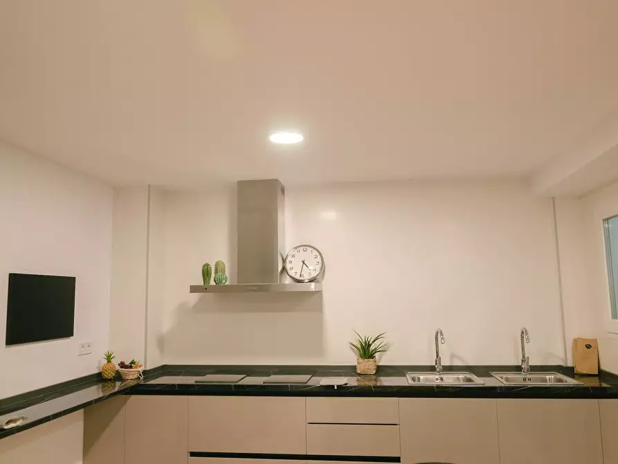 Immagine 8 di Camera condivisa in affitto  in Carrer de Guillem de Castro a Valencia