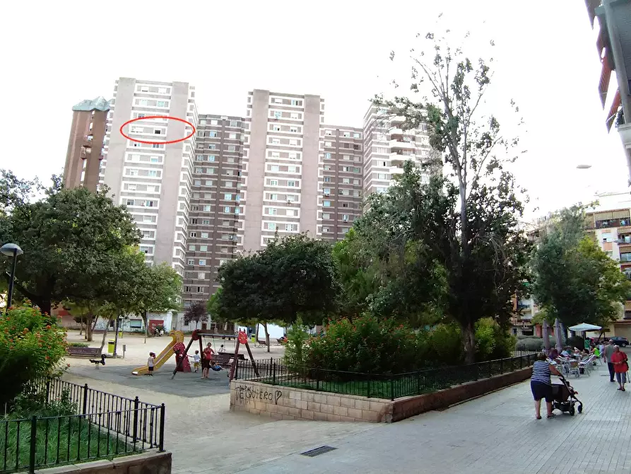 Immagine 4 di Camera in affitto  in Avinguda del Doctor Waksman a Valencia