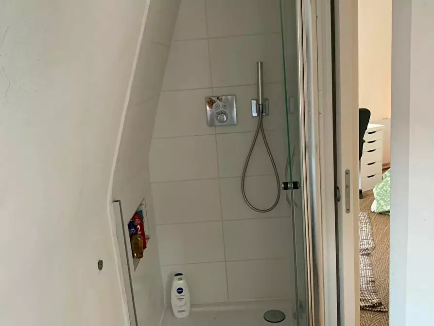 Immagine 5 di Camera in affitto  in Rue Ernest Allard a Bruxelles