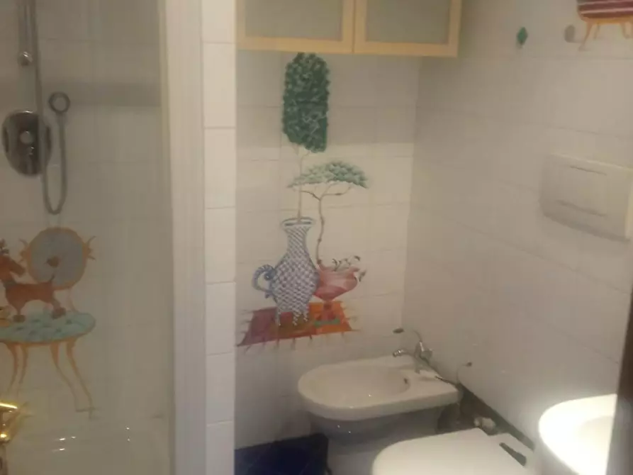 Immagine 9 di Camera in affitto  in Via Tripoli a Roma