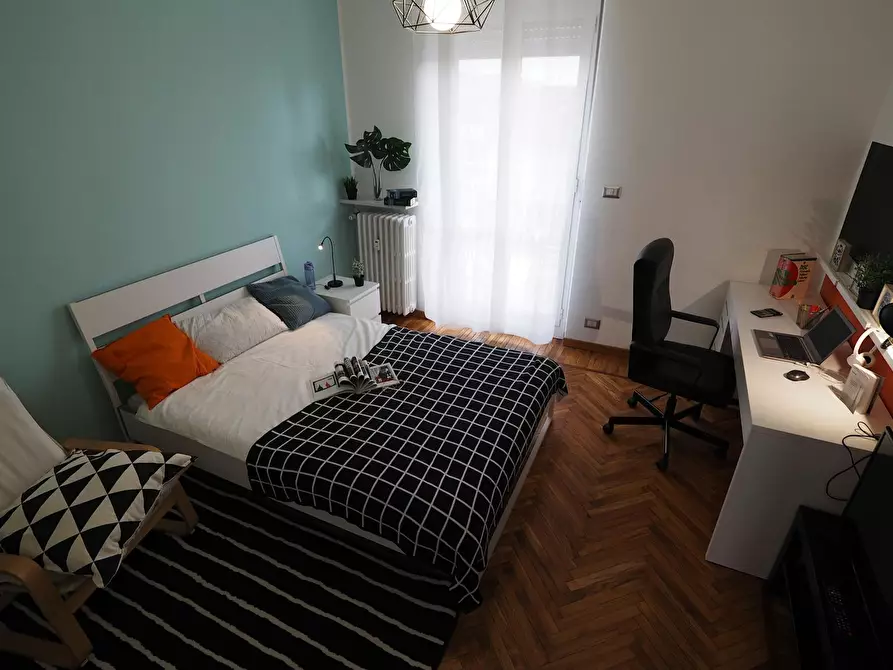 Immagine 1 di Camera in affitto  in Via Verolengo a Torino