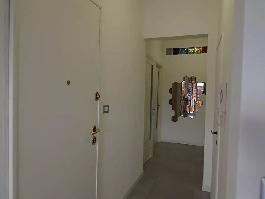 Immagine 6 di Camera in affitto  in Via Verolengo a Torino