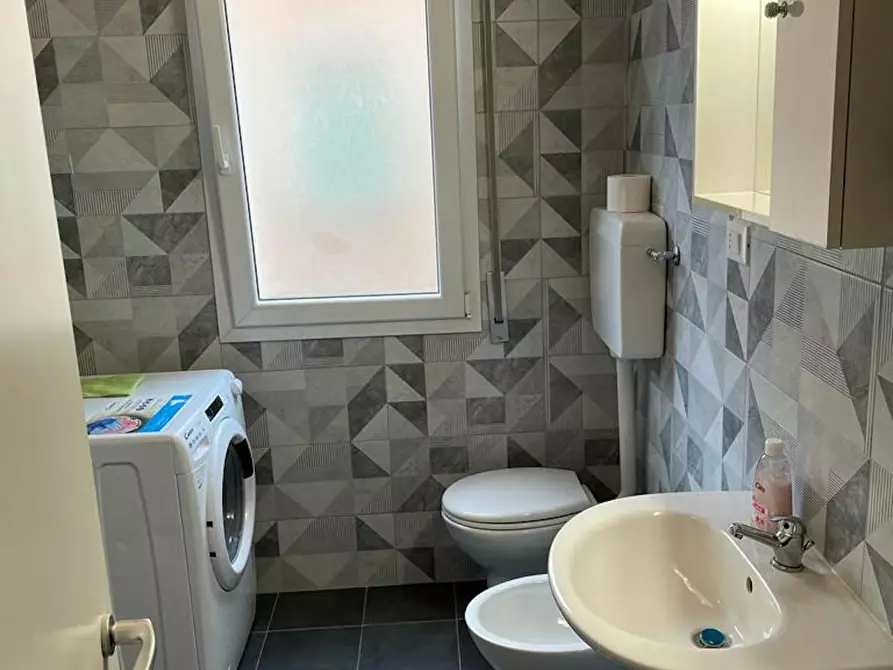 Immagine 9 di Camera in affitto  in Via Pasubio a Bologna