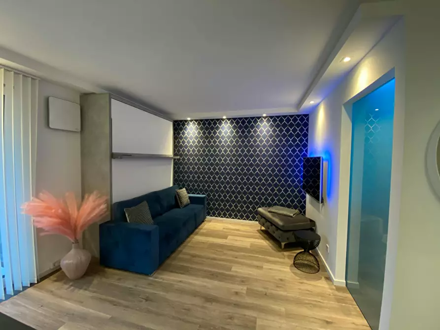 Immagine 5 di Appartamento in affitto  in Brunnenstraße a Düsseldorf