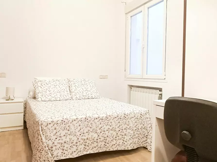 Immagine 2 di Camera in affitto  in Calle de José Ortega y Gasset a Madrid
