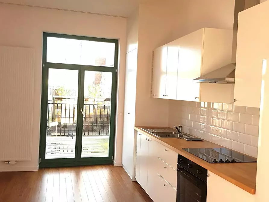 Immagine 1 di Appartamento in affitto  in Rue de Danemark a Saint-Gilles