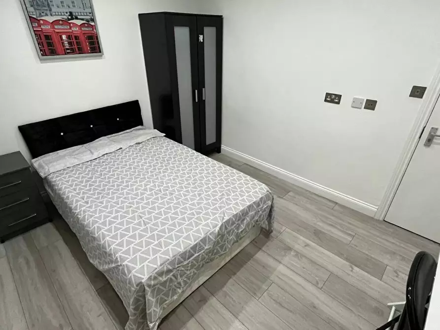 Immagine 3 di Camera in affitto  in Cavendish Road a Camden Town