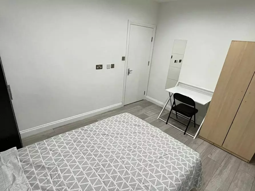 Immagine 4 di Camera in affitto  in Cavendish Road a Camden Town