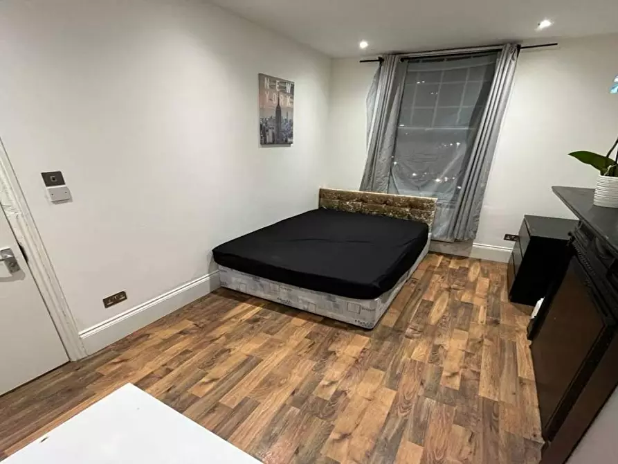 Immagine 1 di Camera in affitto  in Cavendish Parade a Lambeth