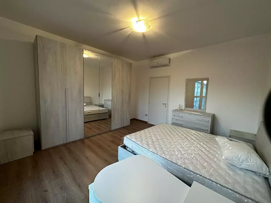 Immagine 3 di Camera in affitto  in Via Enrico De Nicola a Milano