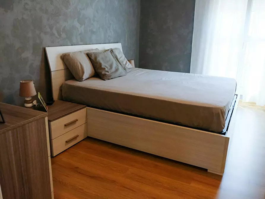 Immagine 4 di Camera in affitto  in Via Enrico De Nicola a Milano